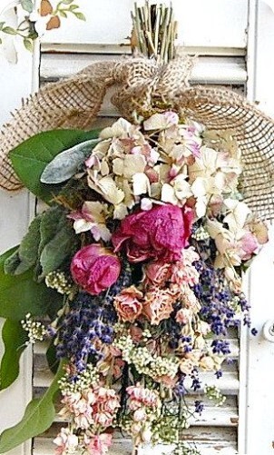 Dried Flower Creations with Bonnie Buelt - July 31 Image