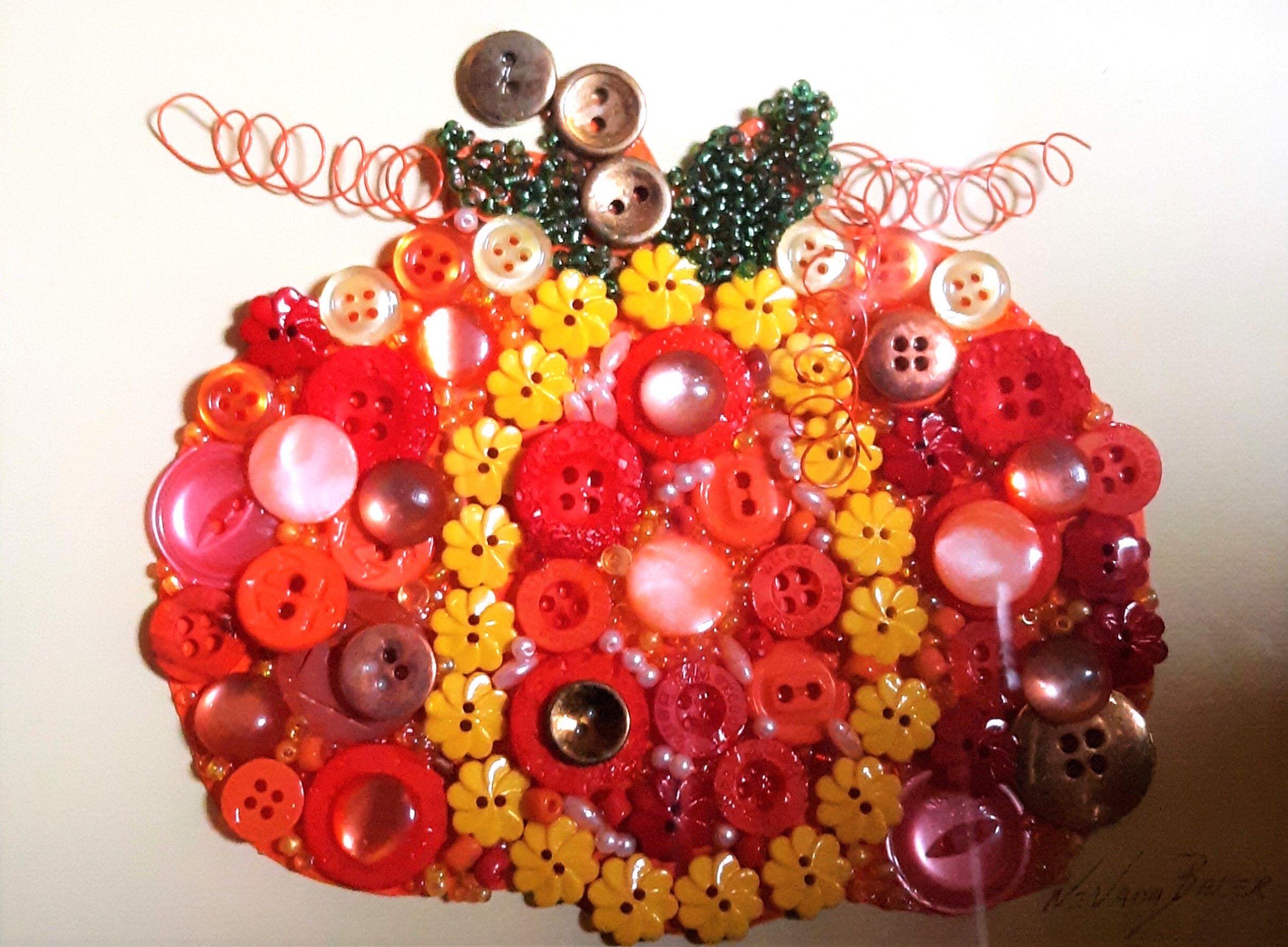 Red Barn Studio with Vada Baker - Pumpkin Button Mosaic - October 16 Image